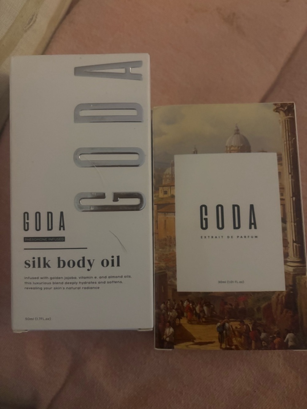 Silk Body Oil - White (Women Skincare Moisturizer)